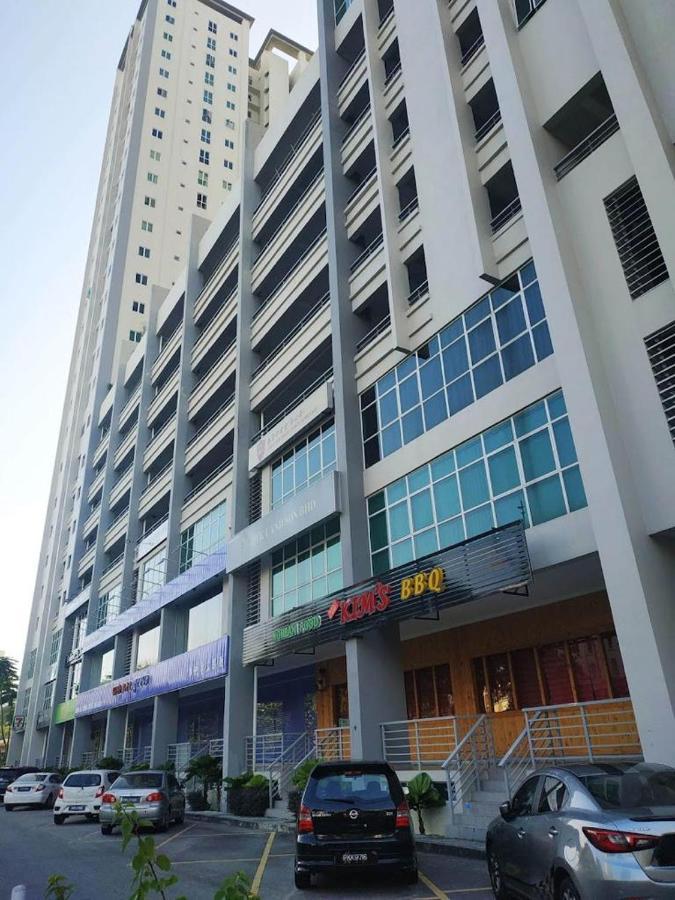 Straits Garden By Yen's Sojourn Apartment